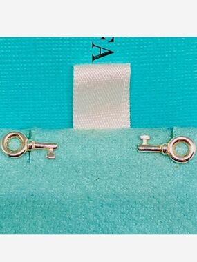 Tiffany & Co Key Earrings Sterling Silver Excellent Condition With box and pouch